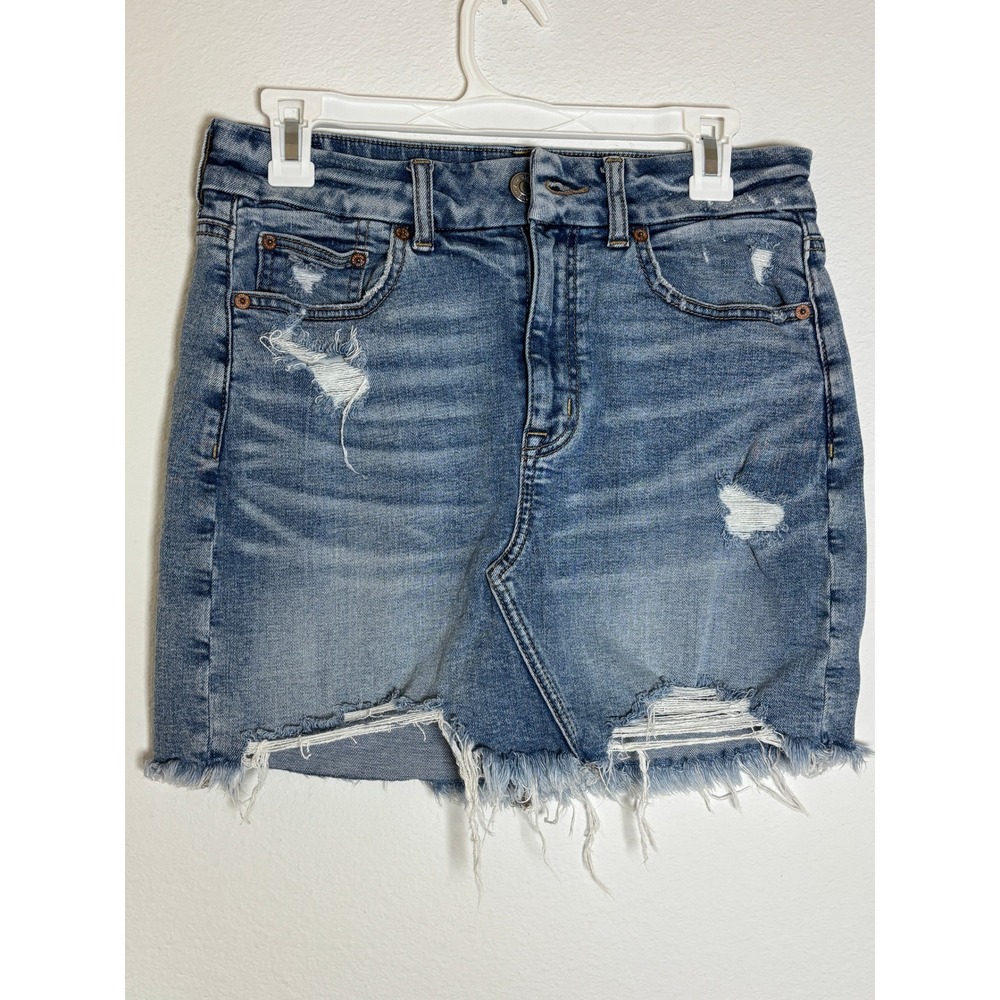 American Eagle Distressed Denim Mini Skirt Medium Wash Raw Hem Size 6